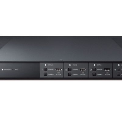 Forforsterker og forsterker for opptil 4 multirom soner